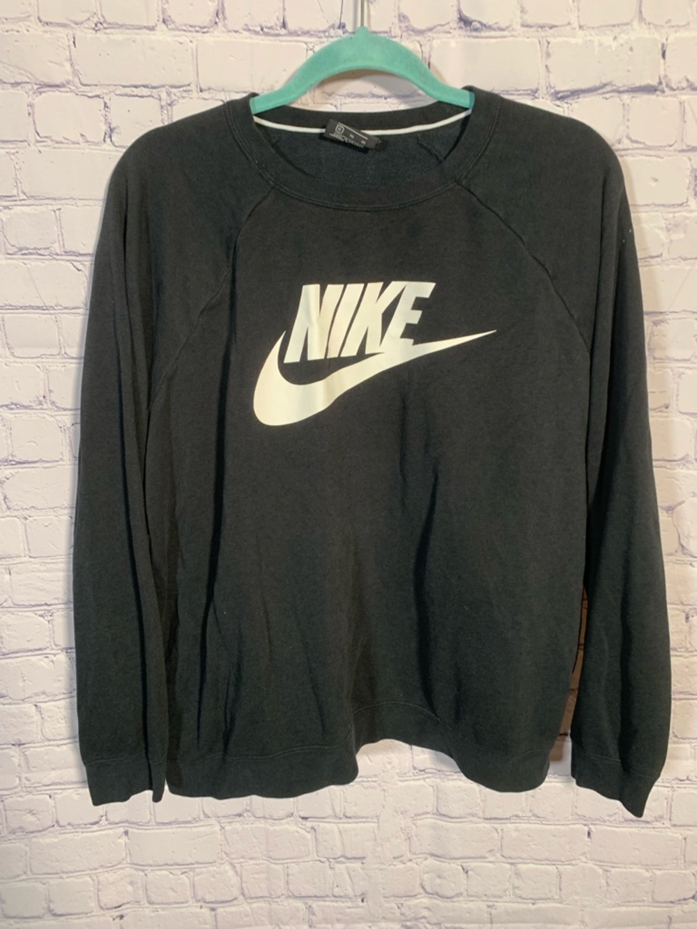 Nike Womens Crewneck Pullover Sweatshirt Black White Size XL Casual Athleisure